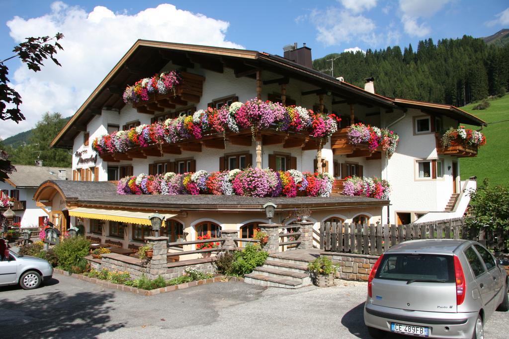 Hotel Mooserhof Sexten Esterno foto